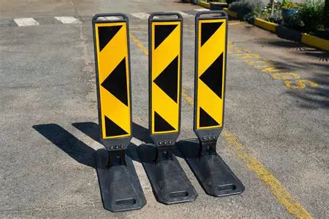 REBOUNDABLE DELINEATOR DOUBLE SIDED 16kg -16.5kg